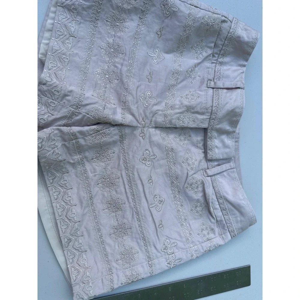 White House Black Market Embroidered Metallic Shorts Size 00 Champagne Pink